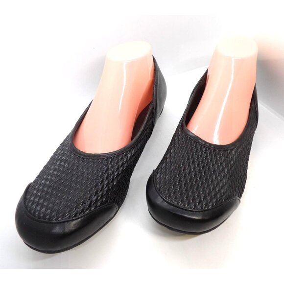 Beacon Stretch N Form Women's Shoe 11W NEW - Picture 1 of 6